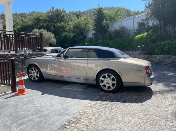 TFF Başkanı İbrahim Hacıosmanoğlu'nun 25 milyon TL'ye aldığı Rolls Royce Phantom ve garajındaki ikinci lüks otomobili ile ilgili tüm detaylar sosyal medyada gündem oldu!