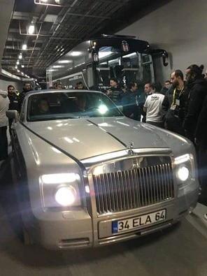 TFF Başkanı İbrahim Hacıosmanoğlu'nun 25 milyon TL'ye aldığı Rolls Royce Phantom ve garajındaki ikinci lüks otomobili ile ilgili tüm detaylar sosyal medyada gündem oldu!