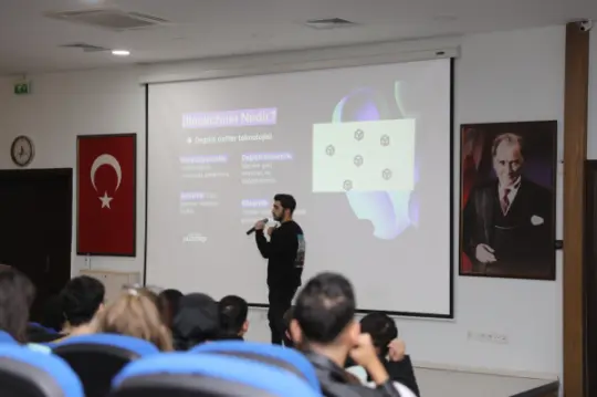 İskenderun Teknik Üniversitesi (İSTE), öğrencilerine geleceğin teknolojilerini tanıtmaya devam ediyor. Düzenlenen "Geleceğin Teknolojileri" Blockchain ve Solana ekosistemi mercek altına alındı.