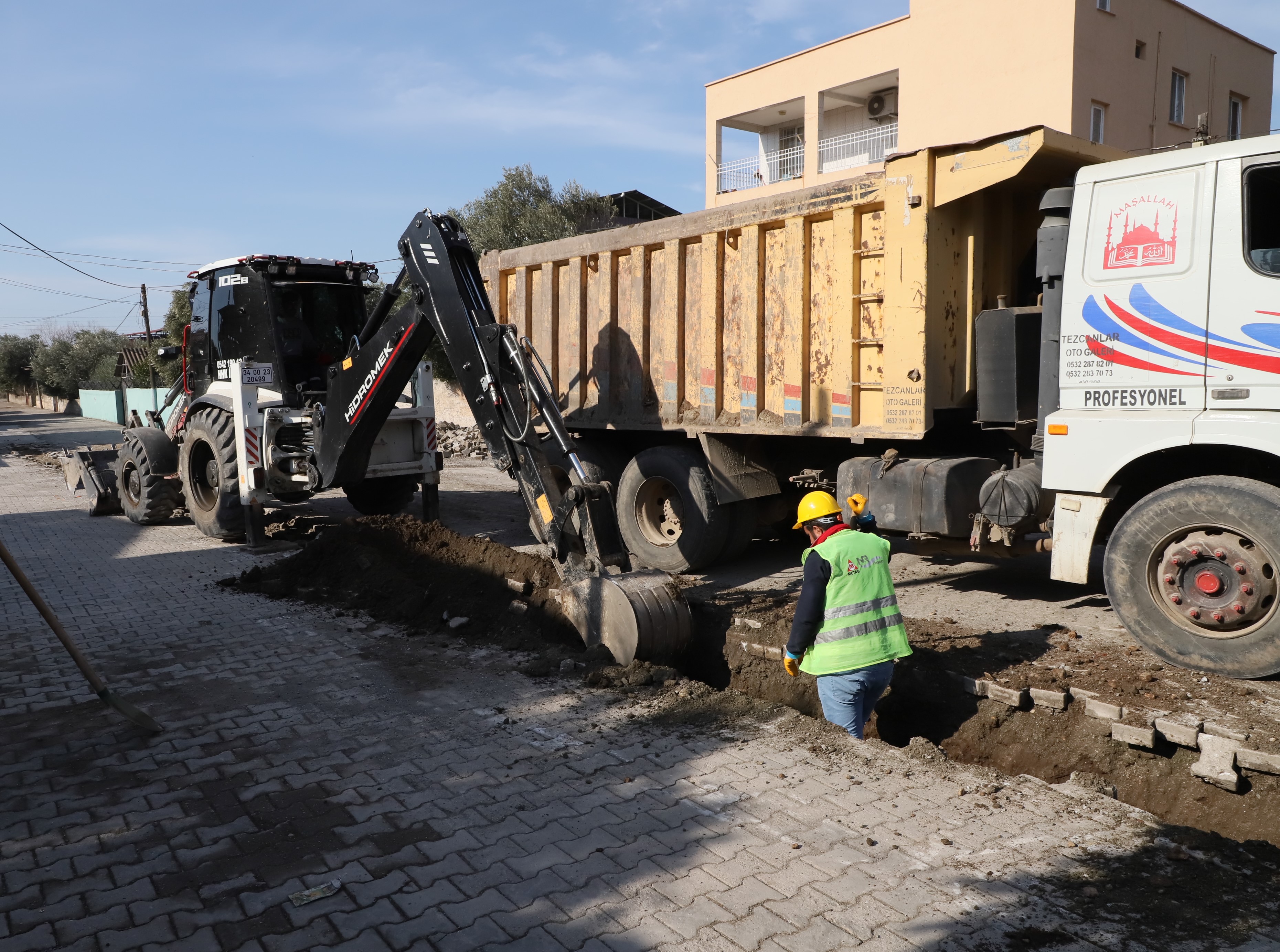 Hatay Büyükşehir Belediyesi, 396 milyon TL’lik dev yatırımla Payas’taki 10 mahalleyi sağlıklı içme suyu şebekesiyle buluşturuyor. Detaylar haberimizde!