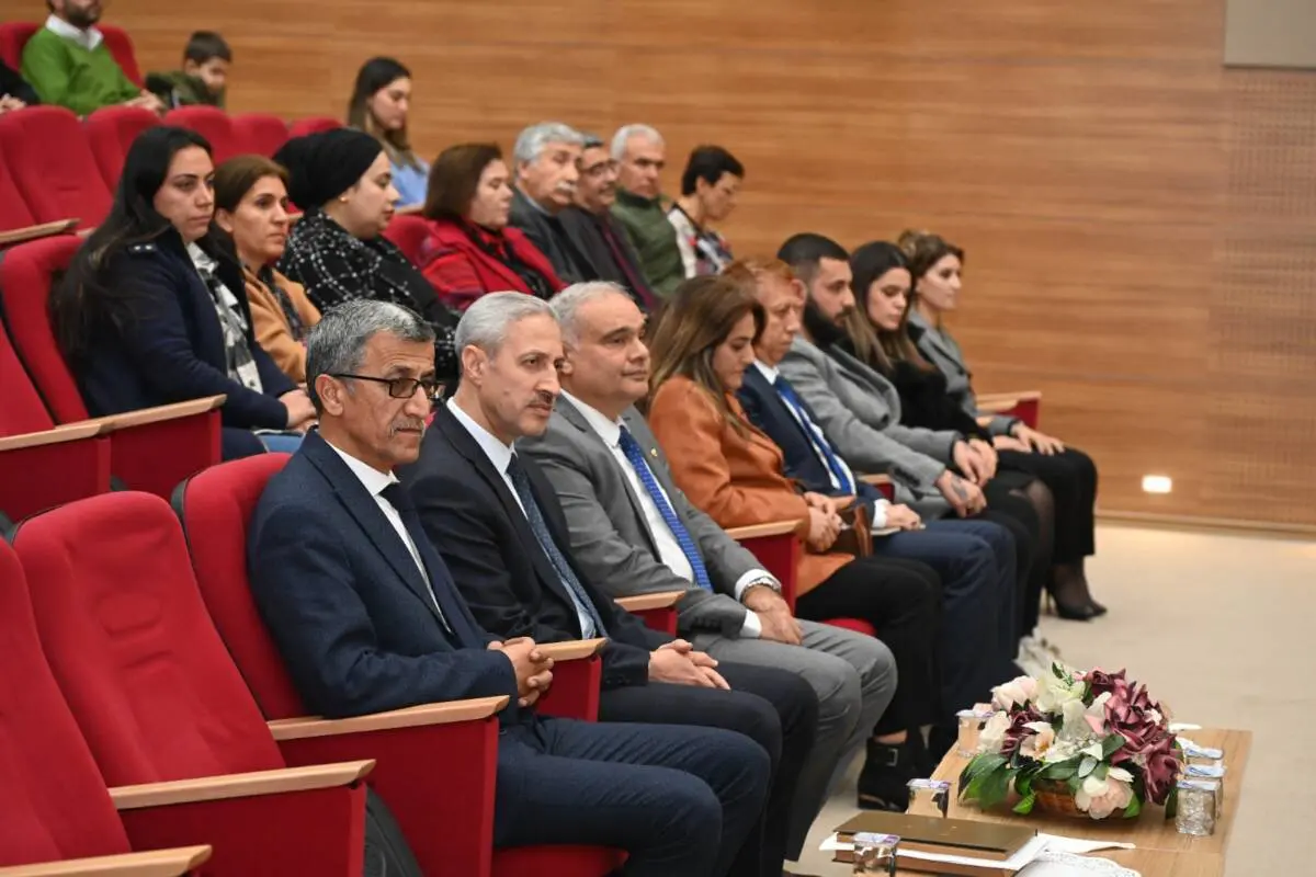 6 Şubat depremlerinde vefat eden araştırmacı-yazar Dr. Mehmet Tekin, HMKÜ’de özel bir programla anıldı. Konuşmalarda Tekin’in Hatay’a katkıları vurgulandı!