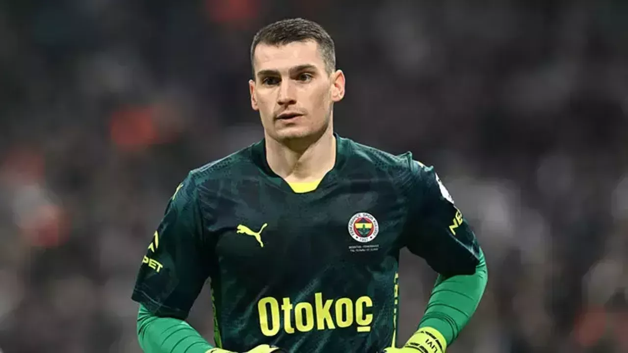 Fenerbahçe'nin başarılı file bekçisi Dominik Livakovic, Bayern Münih'e transfer oluyor. Alman devi, bu transfer için Fenerbahçe’ye 12 milyon euro bonservis ve ek 3 milyon euro bonus ödeyecek.