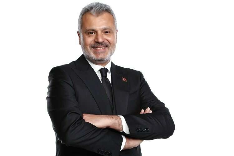 Hatay Büyükşehir Belediye Başkanı Mehmet Öntürk, 6 Şubat anma programları ve basındaki provokasyonlara karşı güçlü bir duruş sergileyerek, Hatay'ın birlik ve dayanışmasını vurguladı.