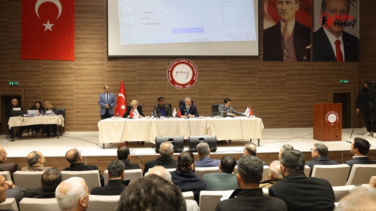 Hatay Büyükşehir Meclisi’nden Bakan Kurum’a Fahri Hemşehrilik Beratı!