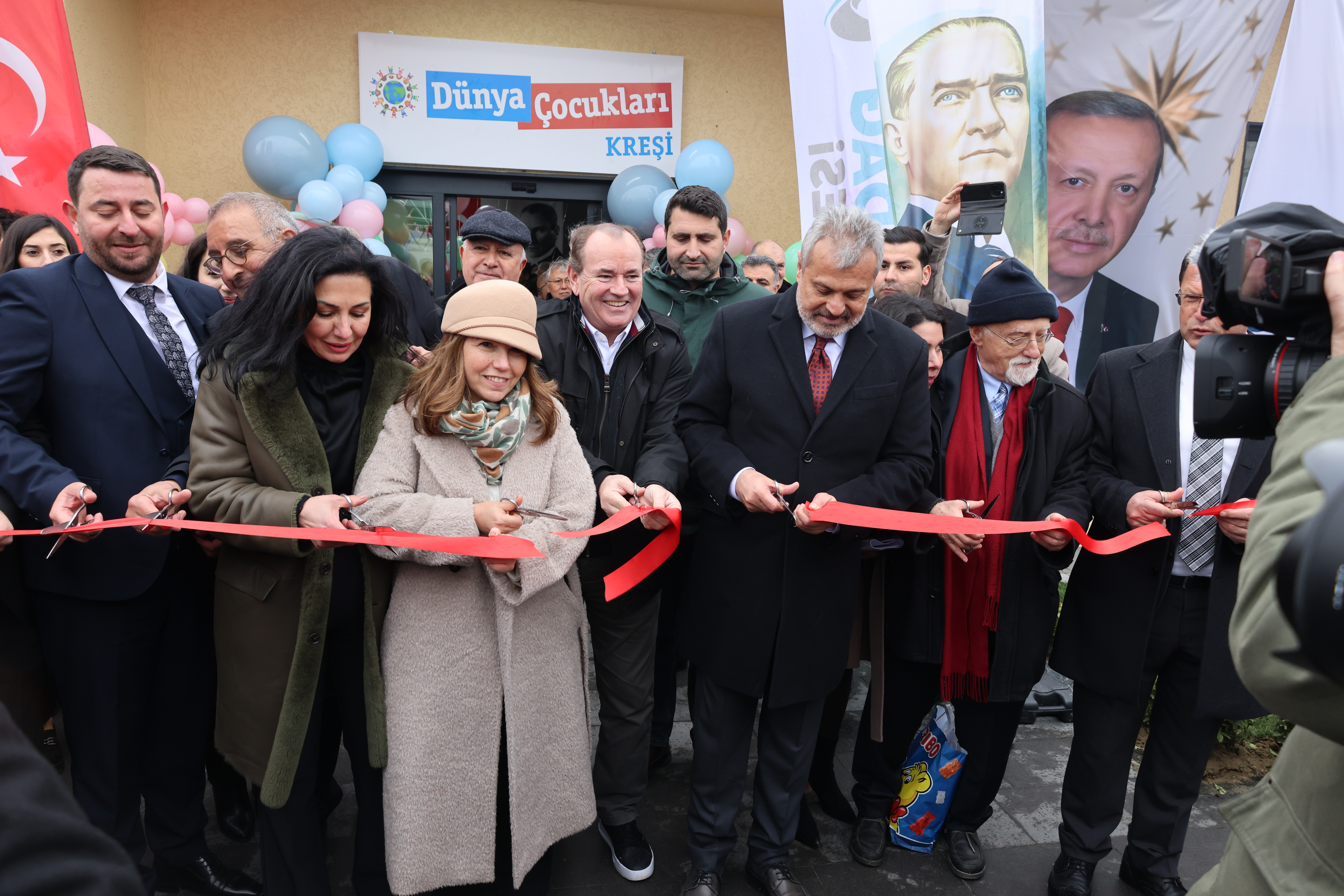 Hatay’da inşa edilen 6 Şubat Dünya Çocukları Anaokulu, Türkçe, Almanca ve İngilizce eğitim verecek. Depreme dayanıklı yapıdaki özel detaylar merak uyandırıyor!