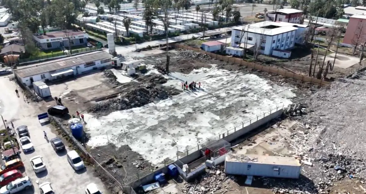 Hatay Valisi, İskenderun'da yükselen Vergi Dairesi ve Gümrük Müdürlüğü hizmet binalarının inşaatını yerinde takip etti. Modernleşen şehir, vatandaşlara daha iyi hizmet sunmaya hazırlanıyor.
