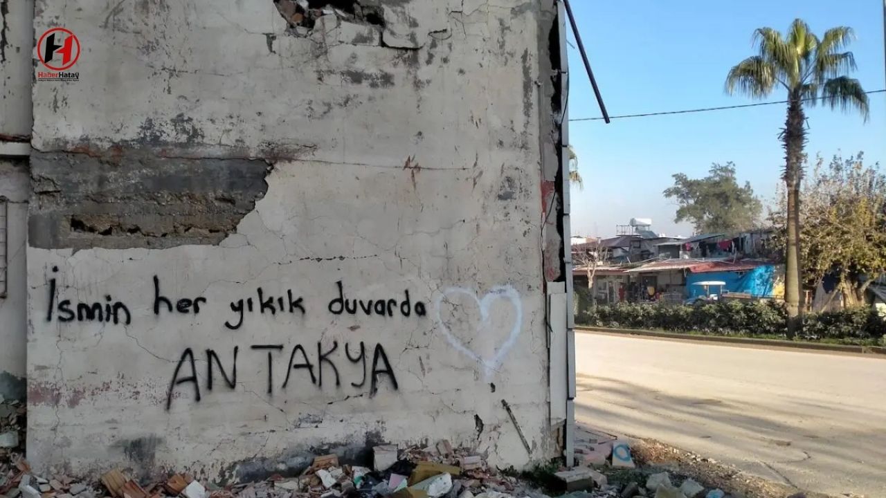 Hatay'da Yaşam Mücadelesi: Deprem Enkazından Yeni Bir Hayat