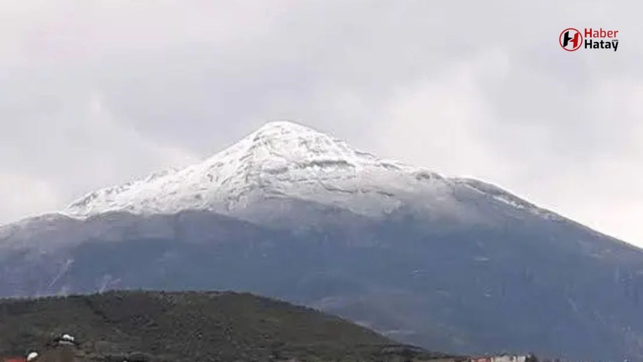 Hatay’ın Yüksek Kesimlerinde Kışın İlk Karı, Depremin Yıl Dönümüne Denk Geldi