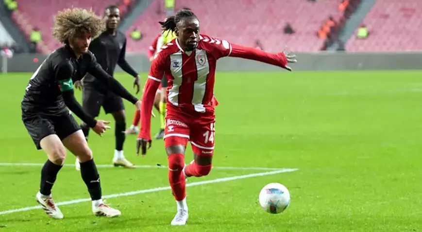 Trendyol Süper Lig’in 23. haftasında Reeder Samsunspor, Atakaş Hatayspor’u 2-0 mağlup etti. Ev sahibi ekip, henüz 7. dakikada skoru belirledi! İşte maçın detayları...