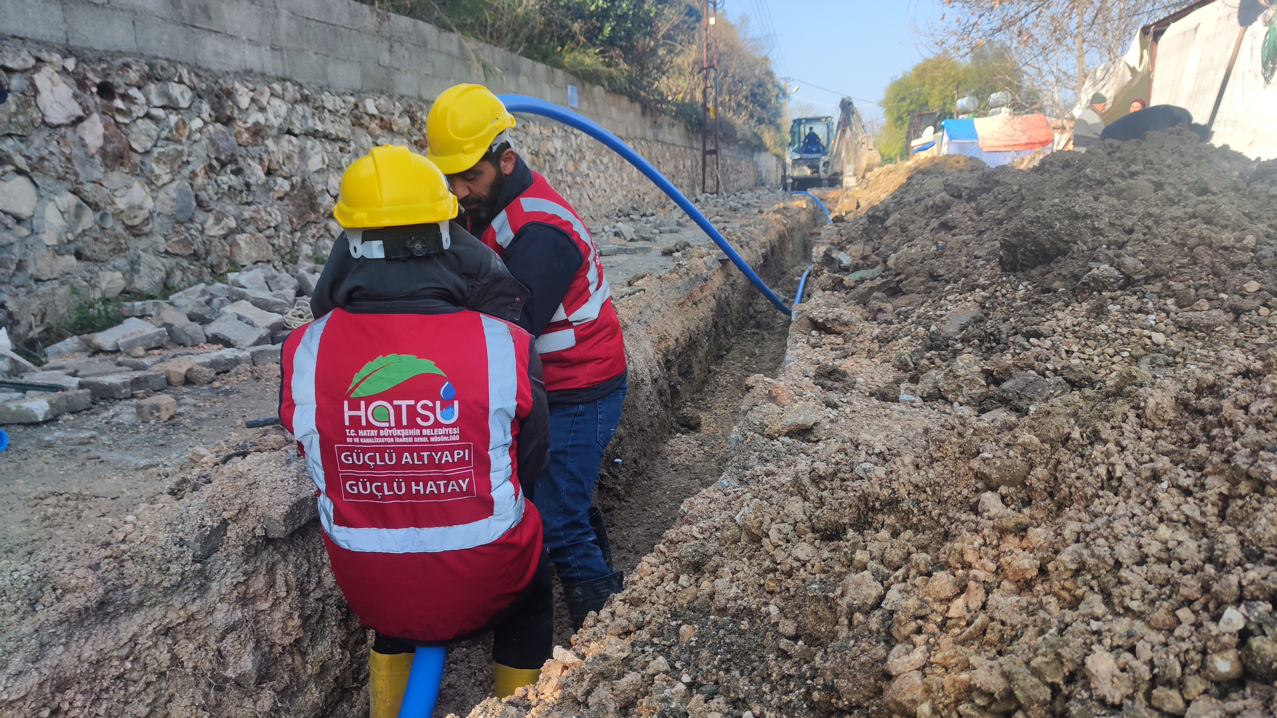 Hatay’ın su altyapısı güçleniyor! HATSU, Defne Aşağı Harbiye’de 300 metre yeni hat inşa etti. Peki, bu çalışma su kalitesini nasıl etkileyecek?