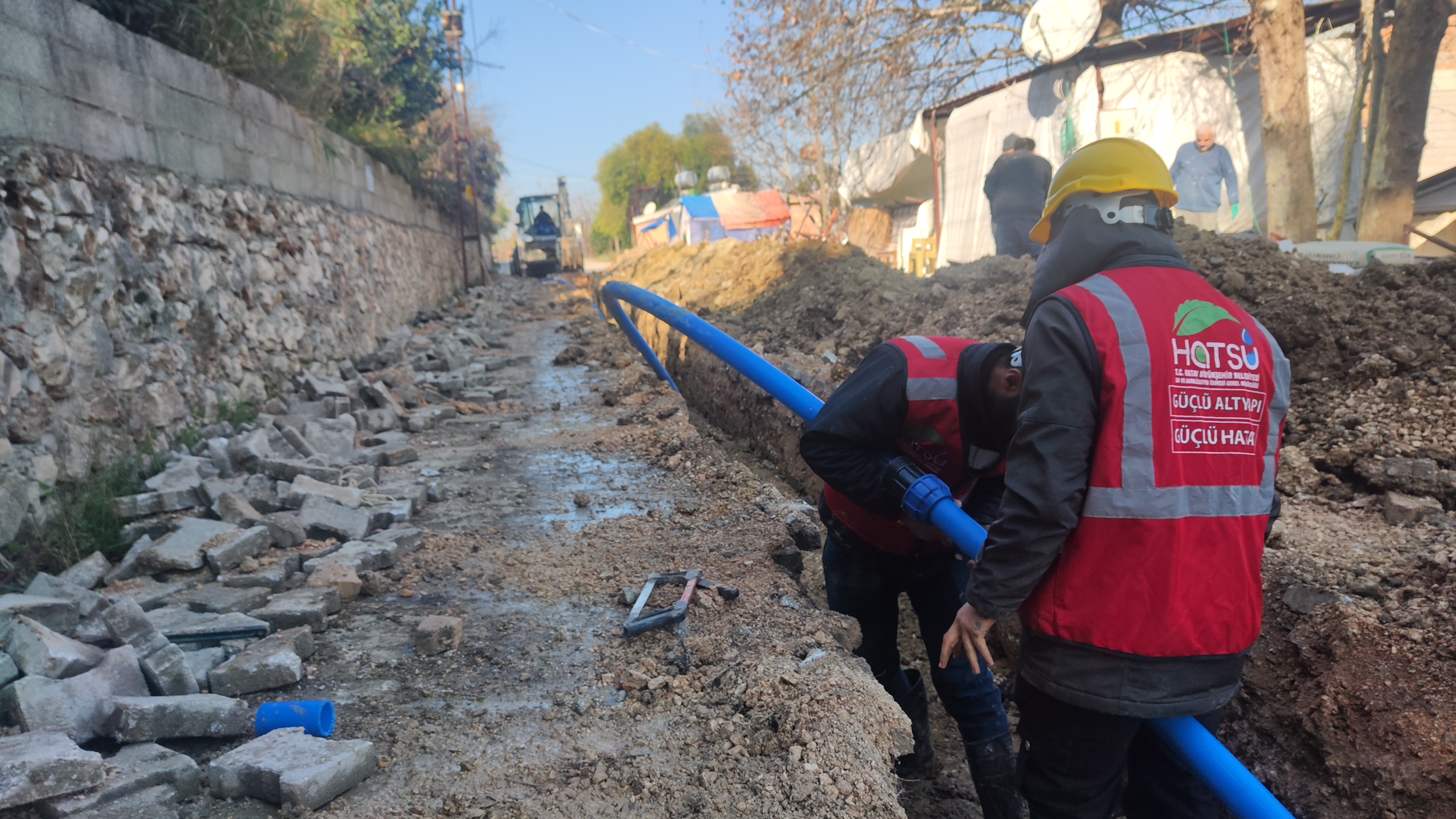 Hatay’ın su altyapısı güçleniyor! HATSU, Defne Aşağı Harbiye’de 300 metre yeni hat inşa etti. Peki, bu çalışma su kalitesini nasıl etkileyecek?