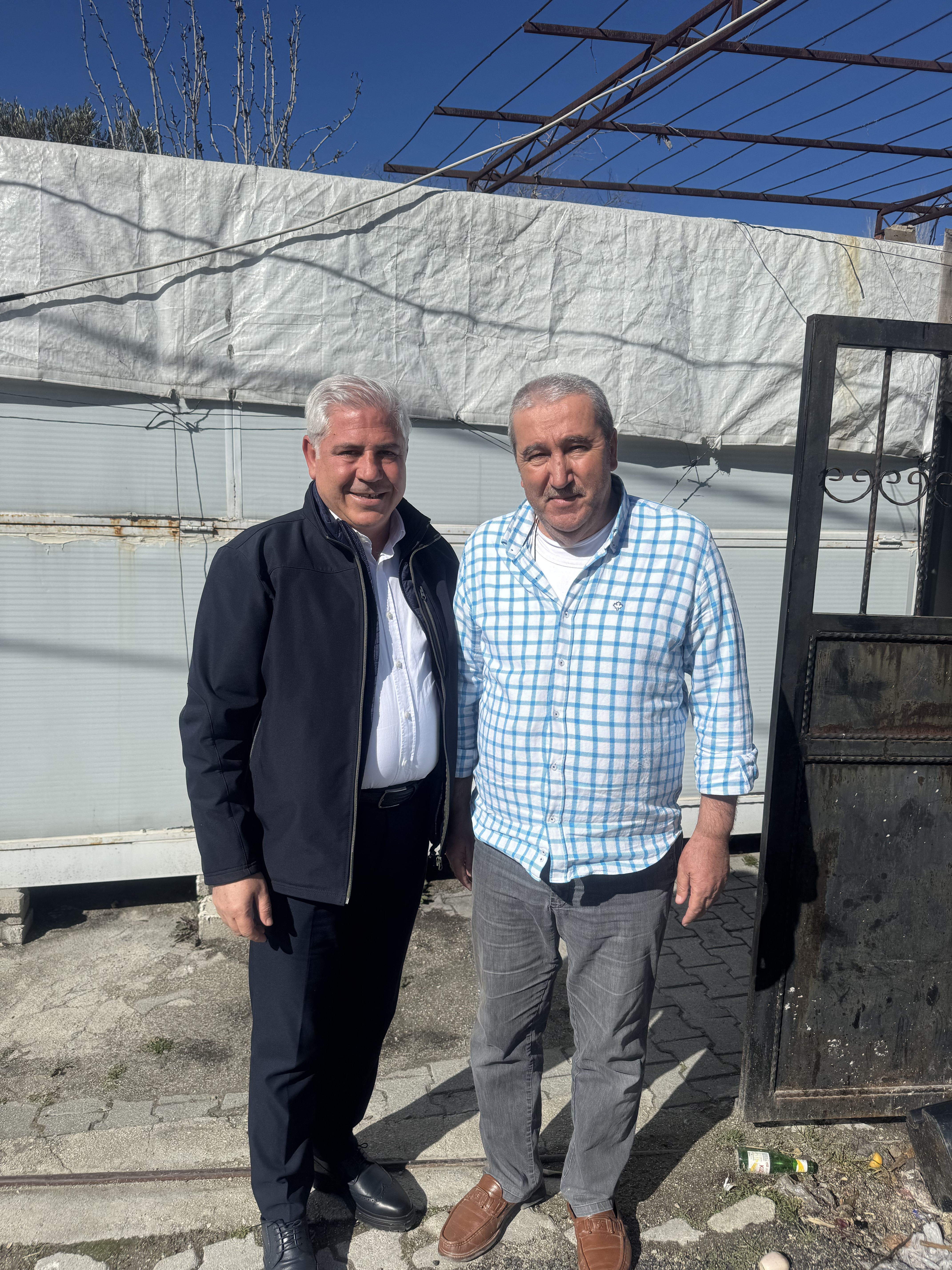 Hatay Büyükşehir Belediyesi, muhtarlarla yaptığı toplantıda mahallelerin sorunlarını dinleyip çözüm için hızlı adımlar atacak. Defne'deki kritik görüşmelerde neler konuşuldu?