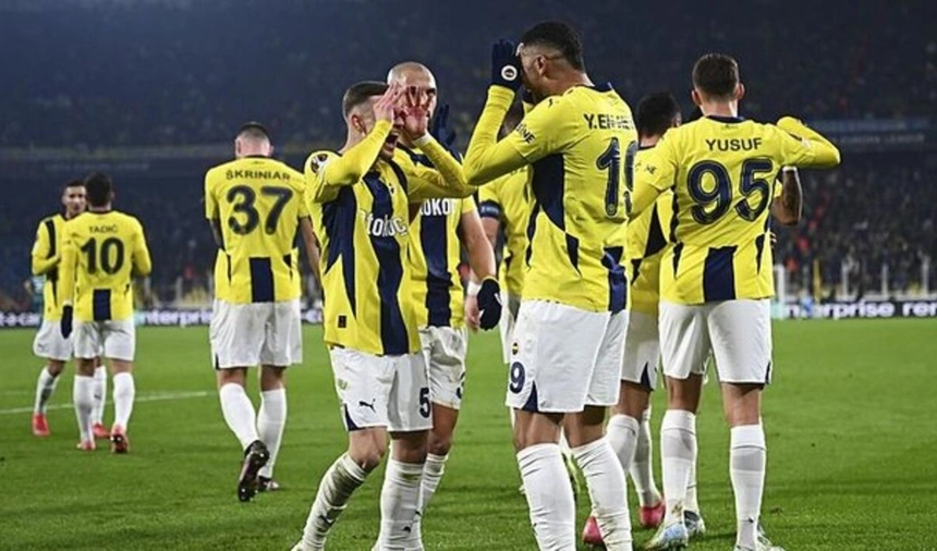 Fenerbahçe, Anderlecht’i 3-0 yendi ama Jose Mourinho’dan flaş bir uyarı geldi! “Tur atlamadan sevinmek için erken” diyen deneyimli hoca, dikkat çeken mesajlar verdi.