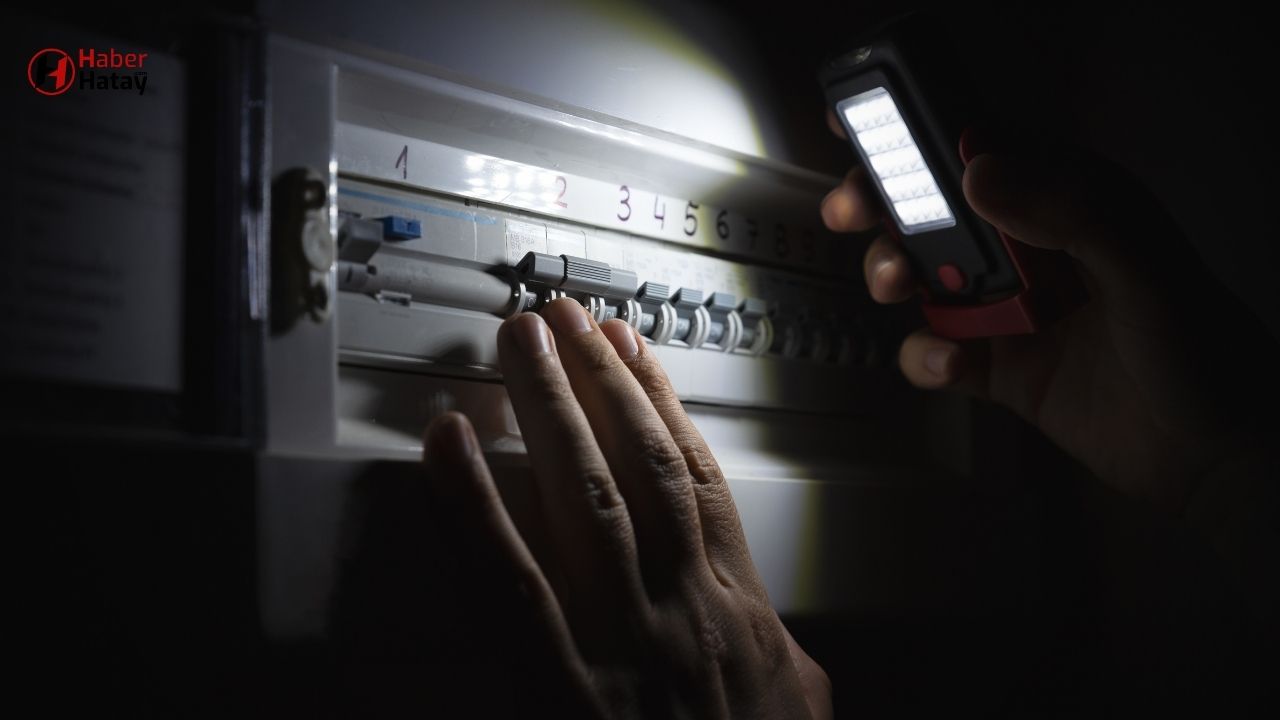 Hatay'da 07 Mart 2025 Cuma günü, Toroslar EDAŞ planlı elektrik kesintileri uygulayacak. Hangi ilçelerde kesinti olacak? Elektriksiz bir gün için hazırlığınızı yapmayı unutmayın!