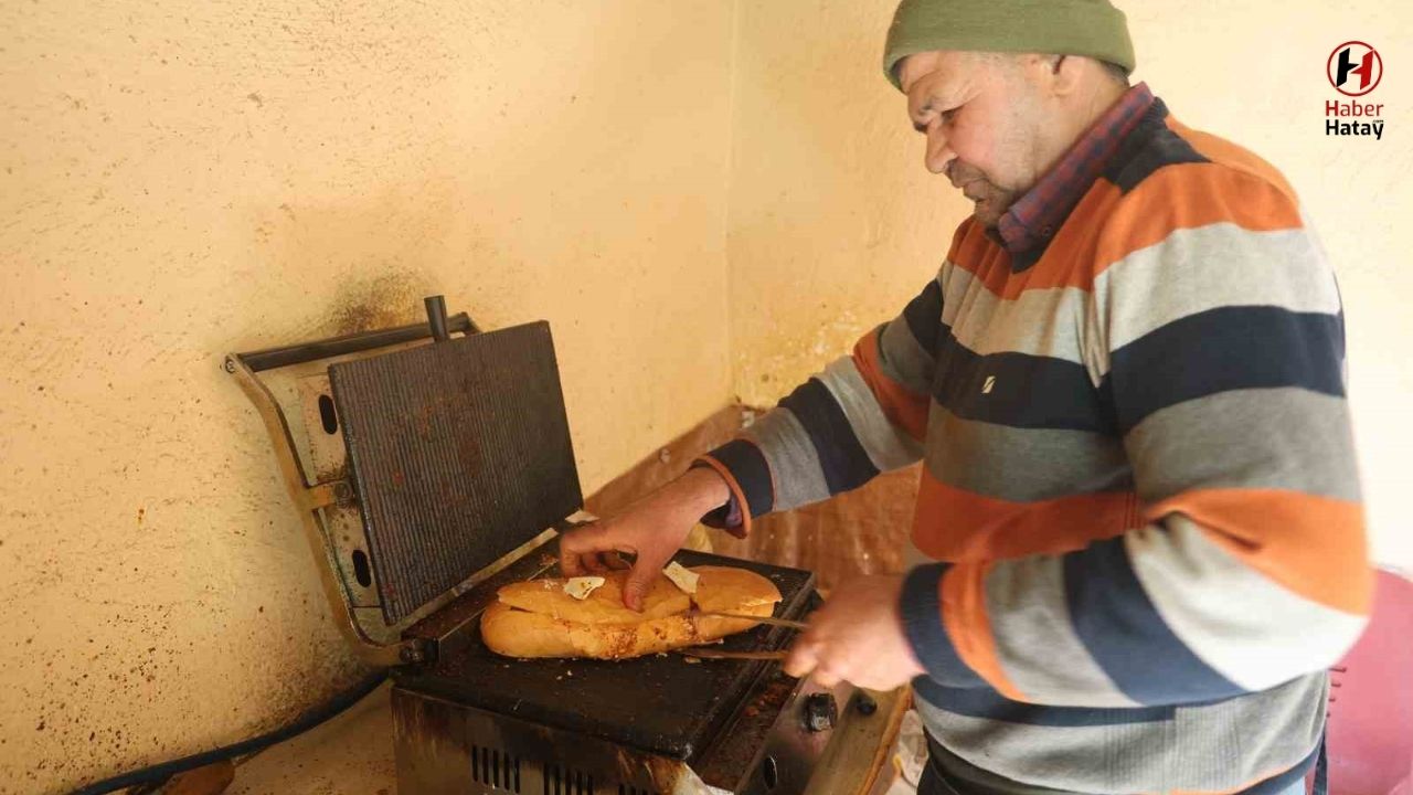 El Arabasıyla Market Alışverişi! Hataylı Tostçunun Eğlenceli Anları Sosyal Medyayı Salladı