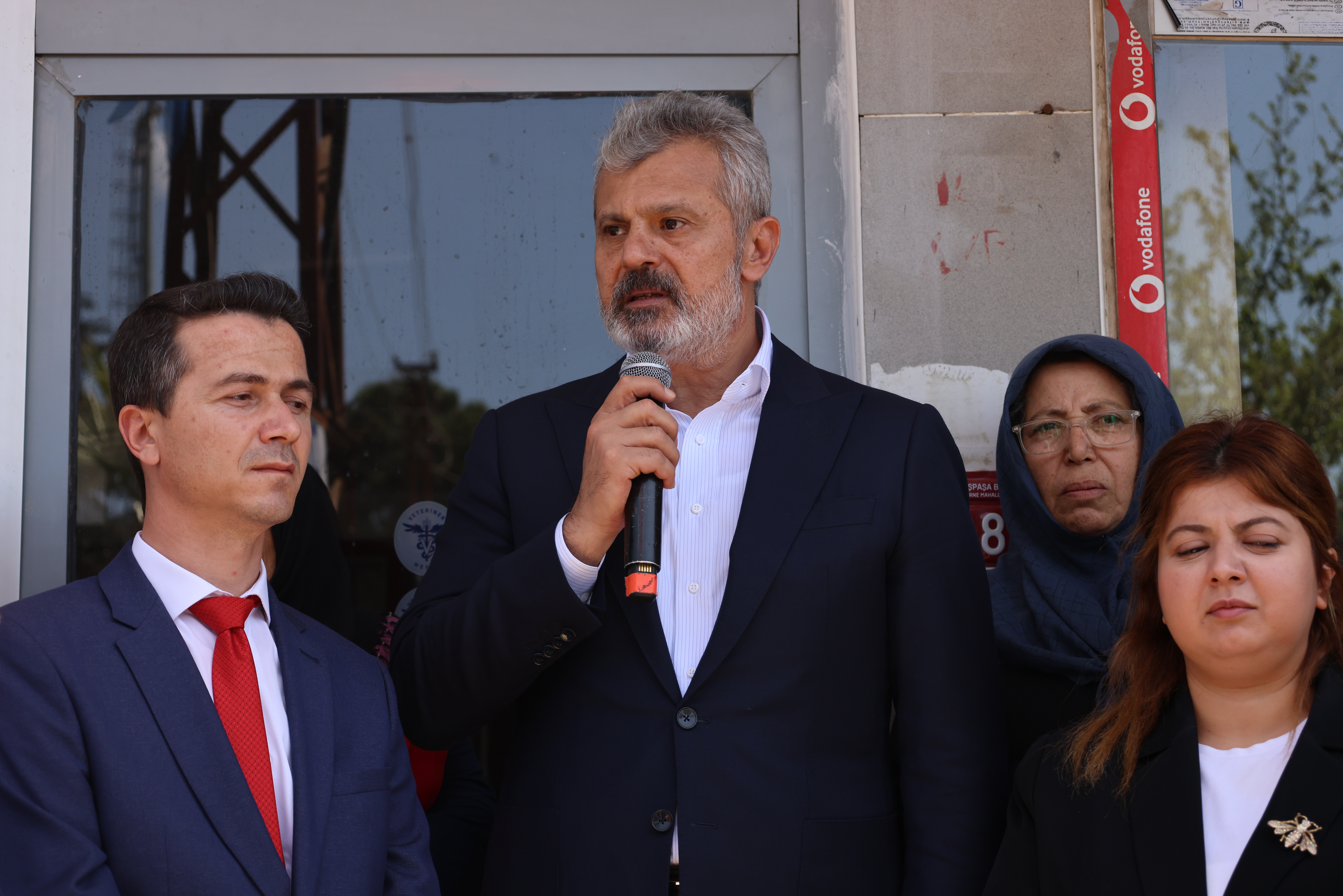 ak-parti-hassa-ilce-baskanligi-yeni-binasina-kavustu-birlik-mesajlari-verildi