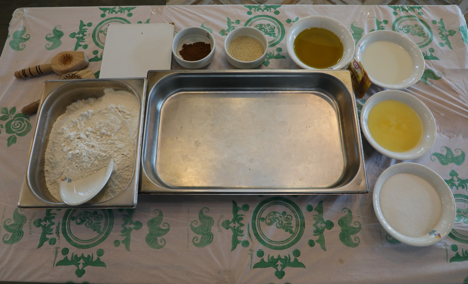 UNESCO Hatay Gastronomievi’nde aileler kömbe yapımını öğrendi! 2025 Aile Yılı'na özel atölyede hem kültür hem lezzet bir araya geldi.