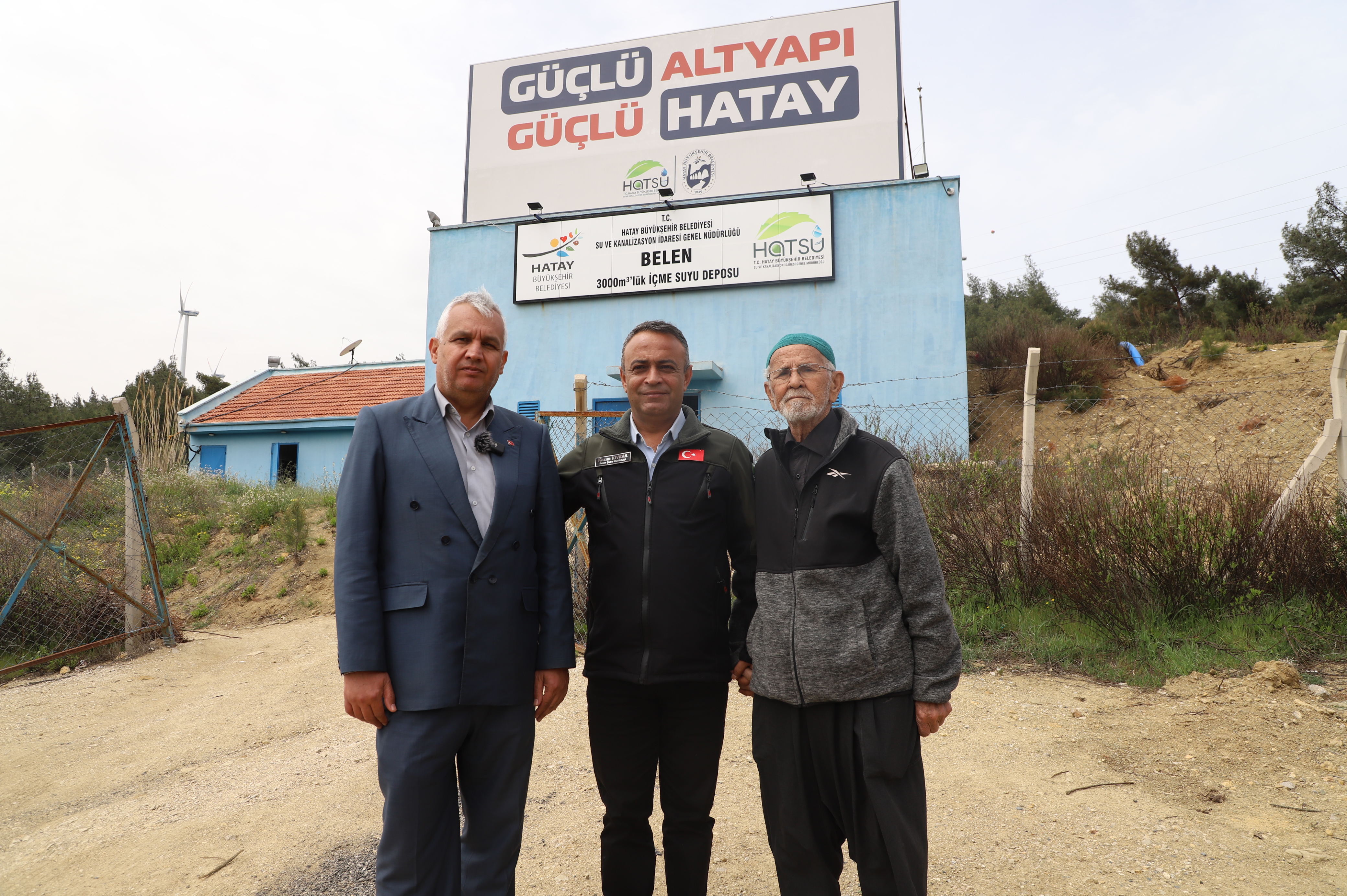 Hatay Büyükşehir Belediyesi, Belen'deki su iletim kapasitesini artırarak dönüşümlü su dağıtımını sona erdirdi. HATSU, 40 litre daha su temin etti! Detaylar haberimizde.