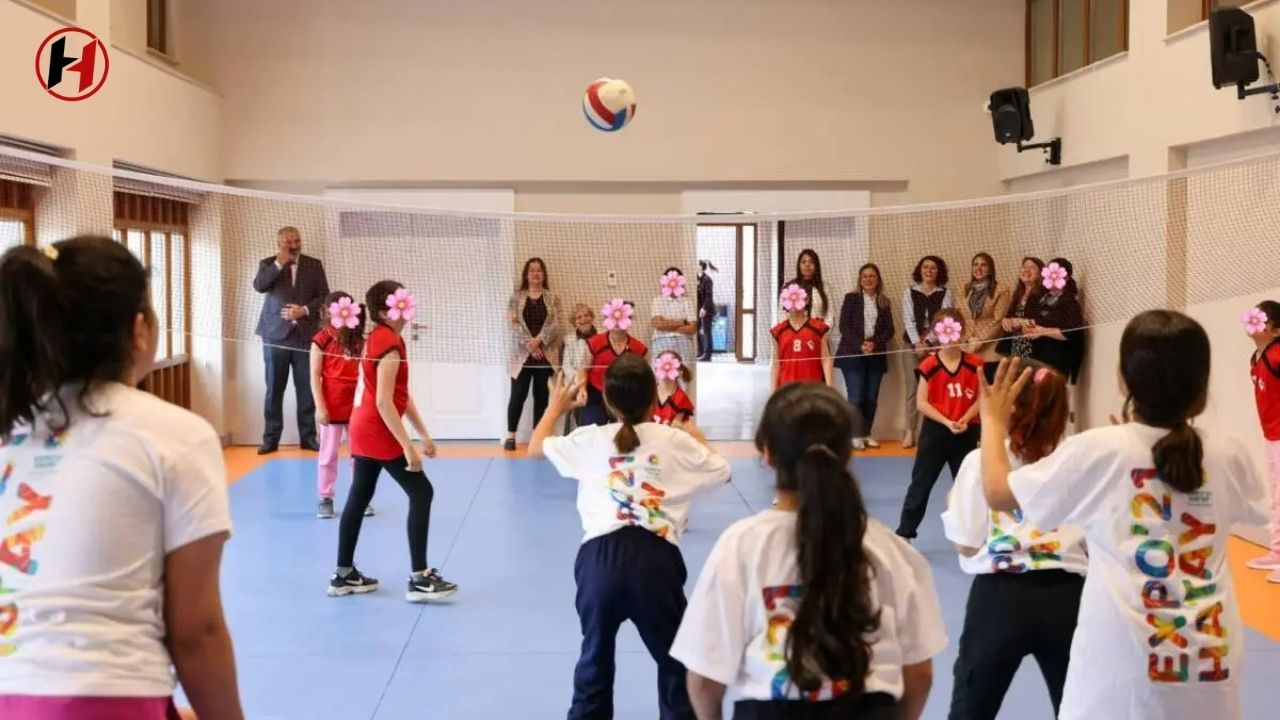 Hatay'da "Yüreğimizdeki Işık" Projesi: Çocuklara Kitap ve Sporla Moral