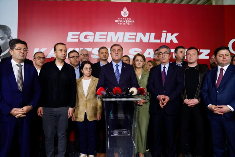 İBB Başkanvekili Nuri Aslan, gözaltılara tepki gösterdi: "İstanbul’un su güvenliğini savunan kamu görevlileri hedef alındı." Detaylar haberimizde!