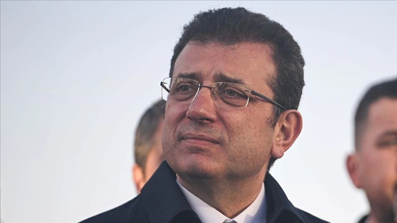 İmamoğlu, gazeteciler Timur Soykan ve Murat Ağırel'in gözaltına alınmasının ardından, basın özgürlüğü ve siyasi baskılar hakkında sert mesajlar verdi.