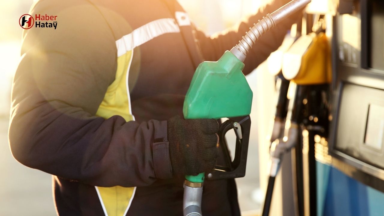 Brent petrol düştü, indirim geldi derken sürücüler yeni zamla şok yaşadı. Benzine 82 kuruşluk artış geldi, fiyatlar yeniden tırmanışta!
