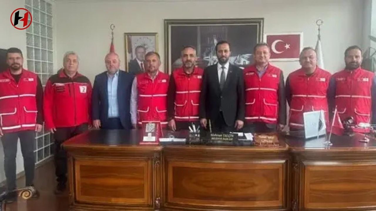 Kızılay Hatay'dan Yayladağı'na Ziyaret: Sosyal Projeler ve Plaket