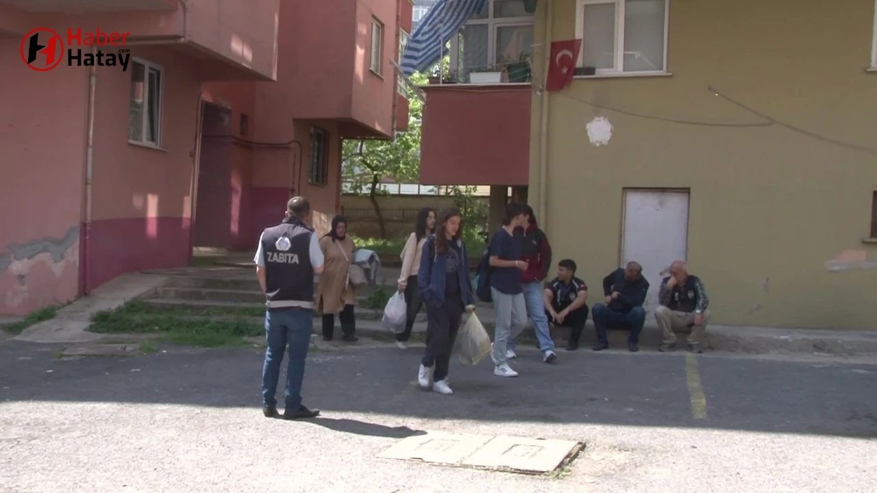 Maltepe'de 4 Blok Birden Tahliye Edildi! Deprem Sonrası Şok Karar