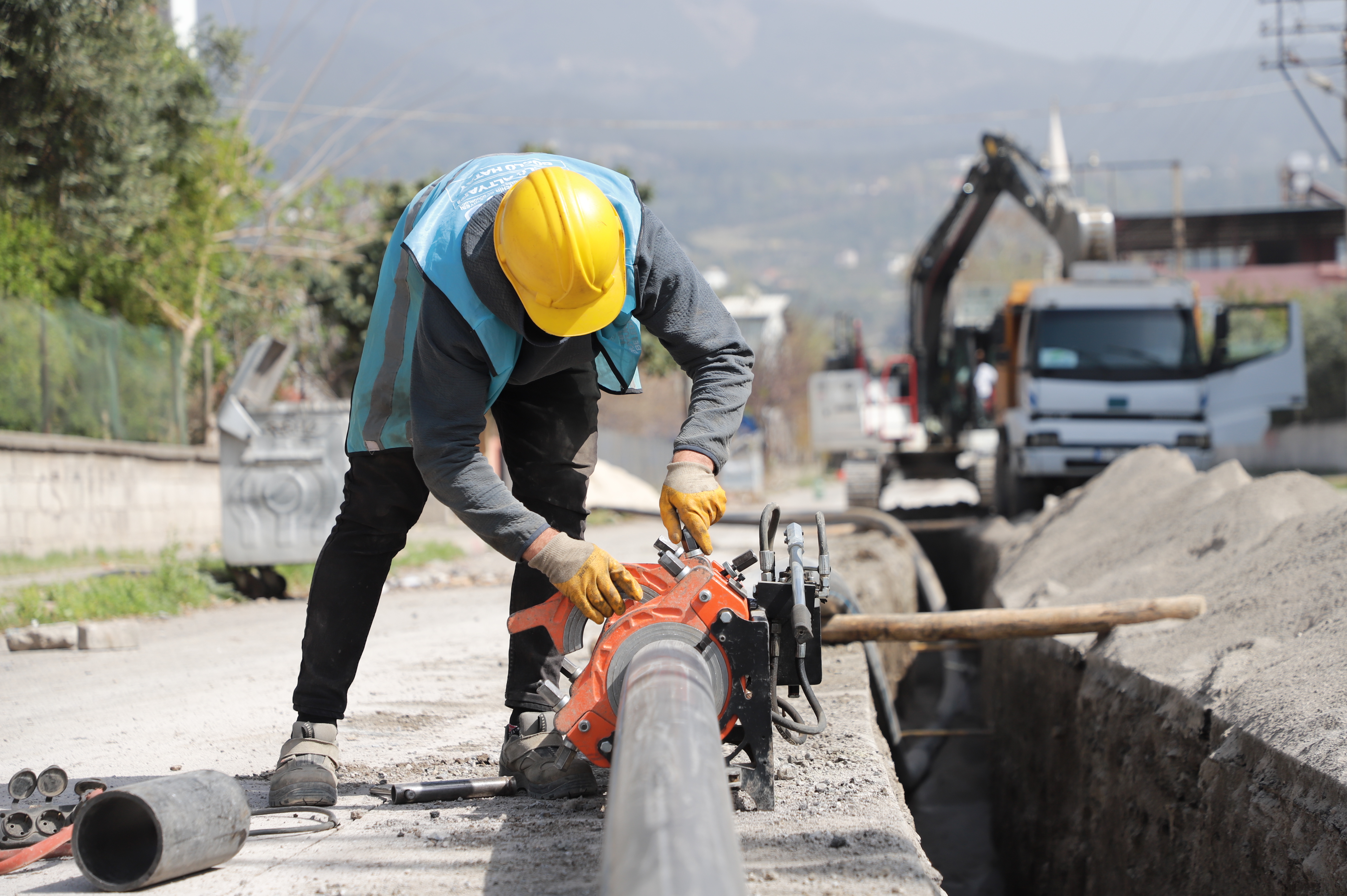 Hatay Büyükşehir Belediyesi, Payas’ta 400 milyon TL değerinde içme suyu şebeke projesi başlattı. 11 mahallede sağlıklı ve kesintisiz su temini için dev adım!
