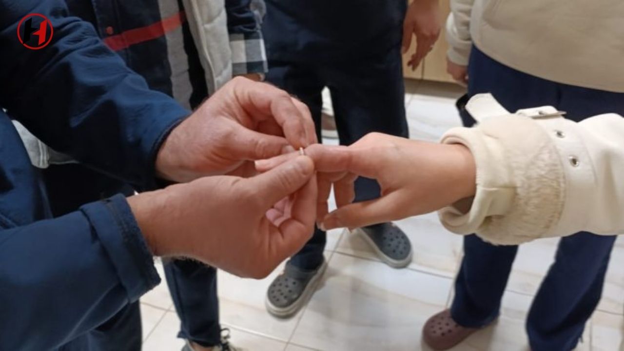 Reyhanlı'da Parmağa Sıkışan Yüzük İtfaiye Operasyonuyla Çıkarıldı