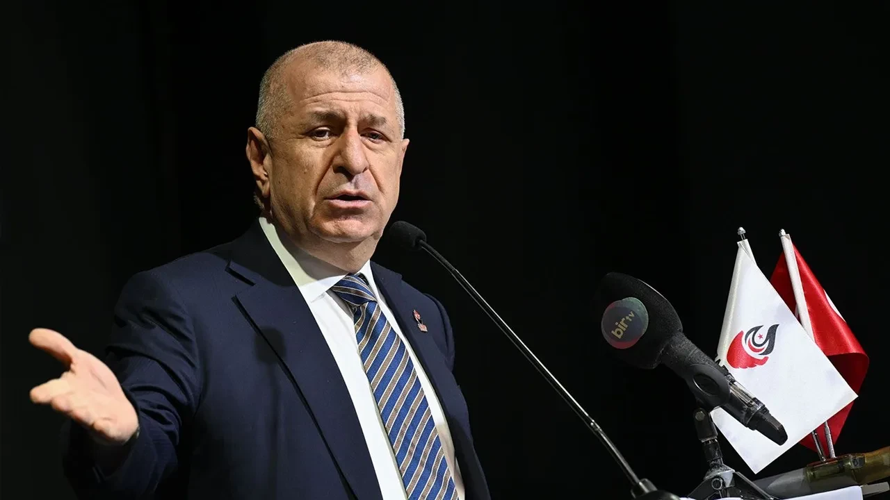Silivri Cezaevi'nde tutuklu bulunan Ümit Özdağ, Zafer Partisi üyesinin yanlış açıklamasını düzeltti ve yargılama sürecine dair beklentilerini paylaştı.